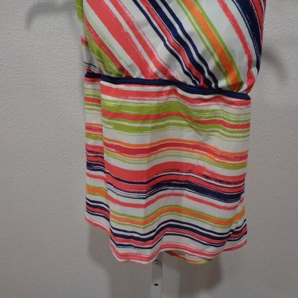 Nike Women's Tankini Swimsuit Top Padded Size 12 Striped - Picture 12 of 15